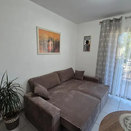 Apartment T2 *